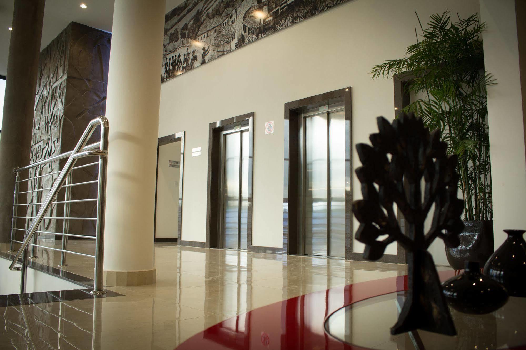 Minas Platinum Hotel & Convention Conselheiro Lafaiete Exterior foto